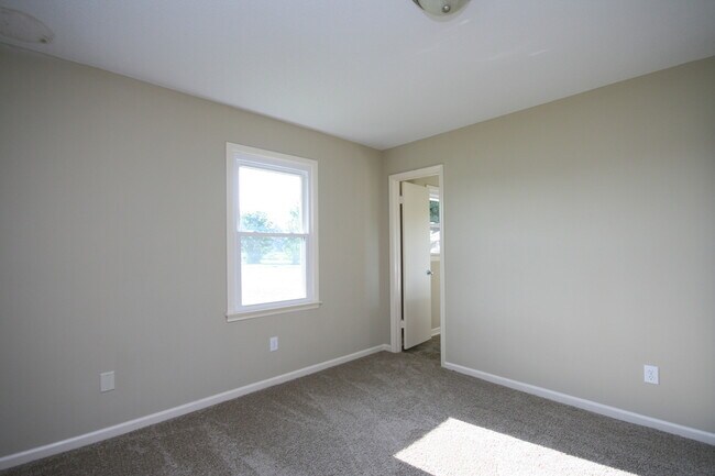 Building Photo - 315 Monroe Nunley Rd