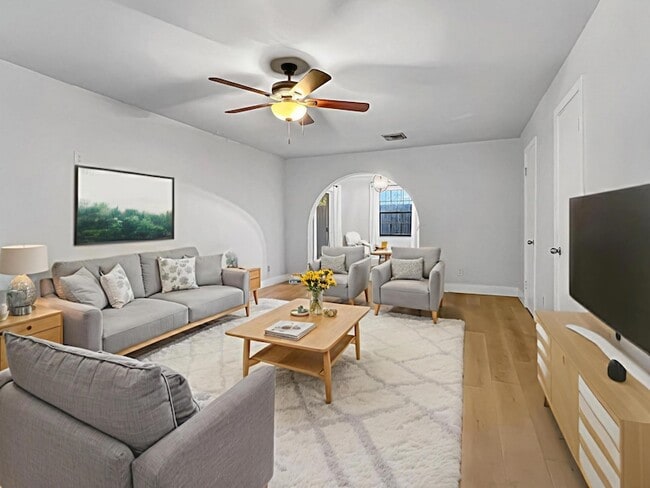 Photo - 1202 N Andrews Ave Townhome