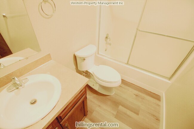 Baño - 50 Almadin Ln