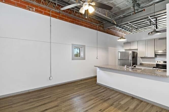 Foto principal - 612 W Texas Ave