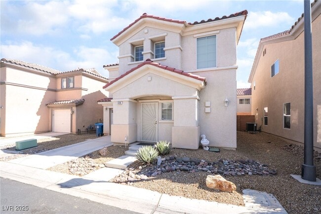 Building Photo - 698 Iron Bridge St