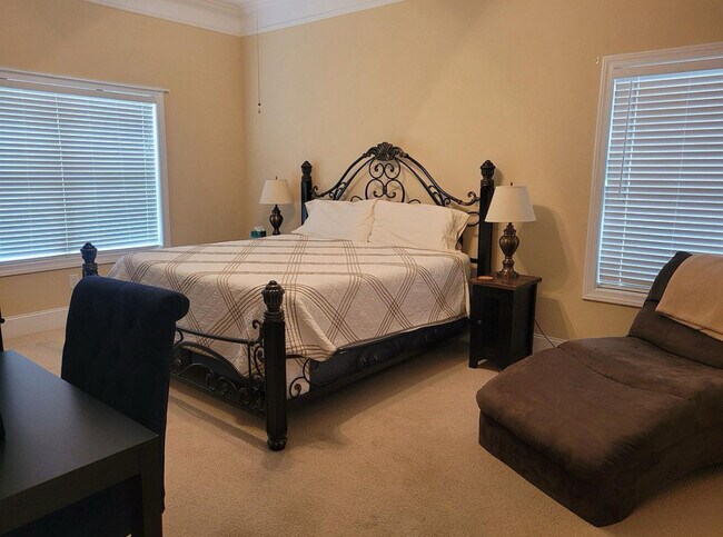 Foto del edificio - 1655 Lakeview Dr