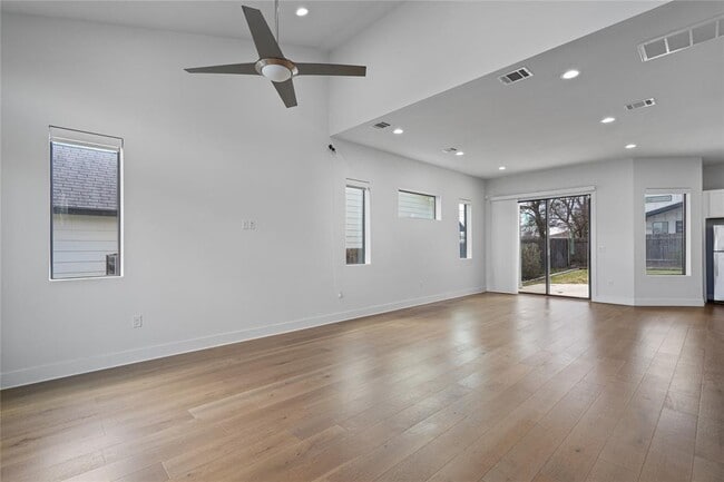 Building Photo - 409 Delmar Ave