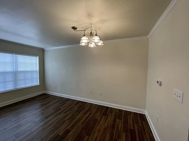 Building Photo - 572 Wingspan Way