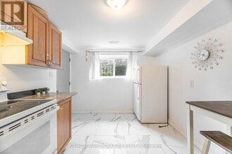 Building Photo - 406 Tamarack Dr