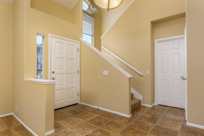 Building Photo - 531 Kellwood Ct