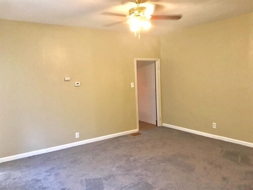 Foto del edificio - 5670 Prosser Ave