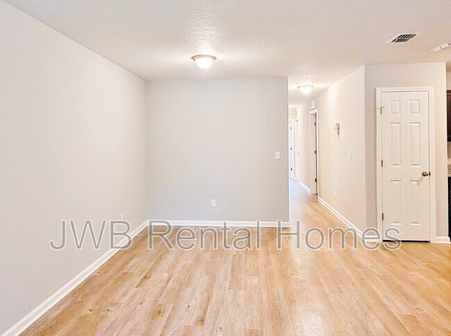 Building Photo - 3079 Armstrong St