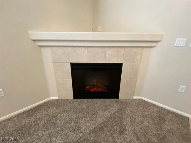 Foto del edificio - 2305 W Horizon Ridge Pkwy