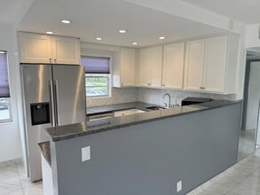 Building Photo - 351 Mansfield I