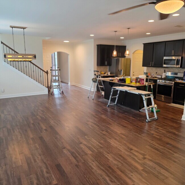 Foto del edificio - 466 Carriage House Ln