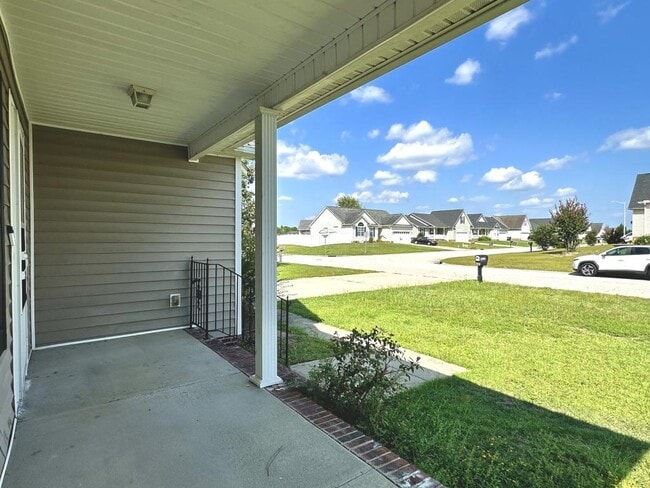 Building Photo - 2352 Saltwood Rd