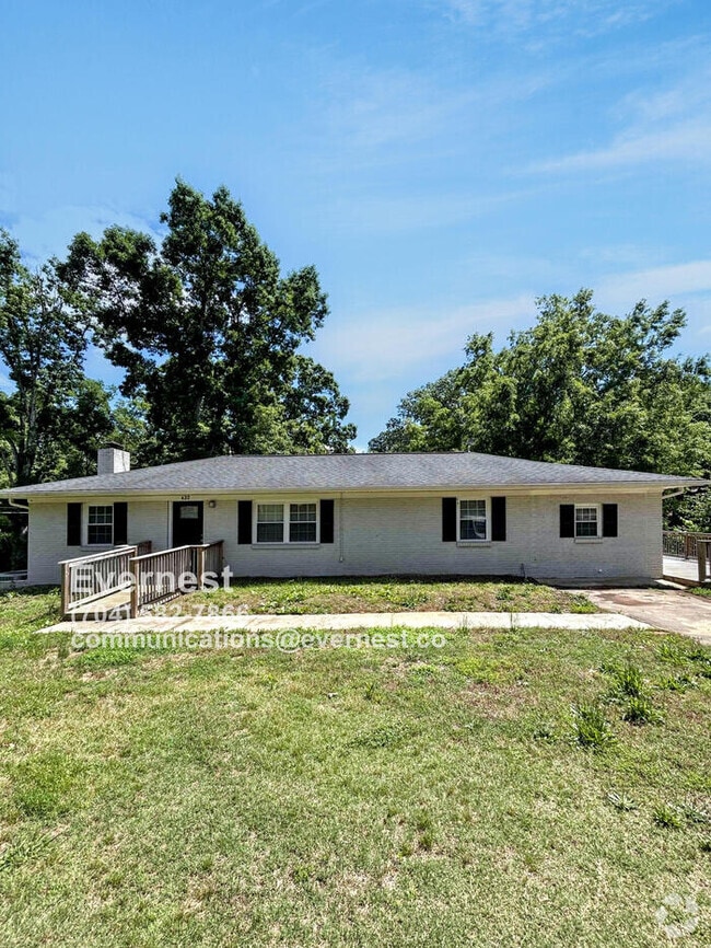 Building Photo - 622 Deese Rd