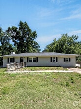 Building Photo - 622 Deese Rd