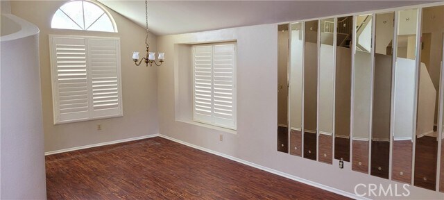 Building Photo - 561 N Larch Ave