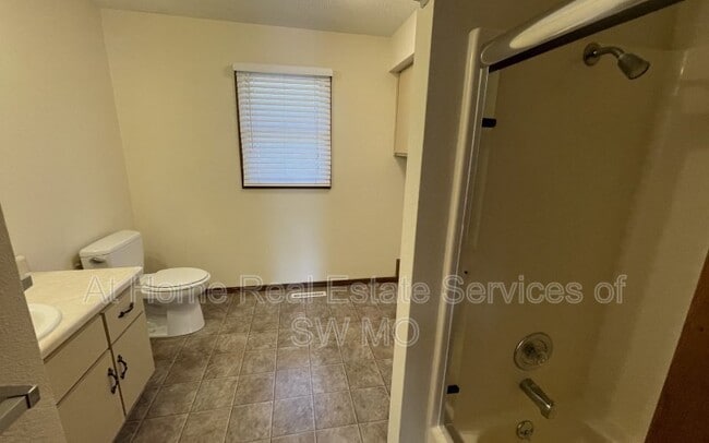 Building Photo - 3161 S Kimbrough Ave