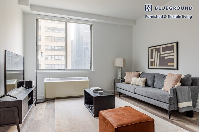 Building Photo - 556 3rd Ave