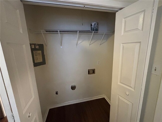 Building Photo - 3839 Henry Ct