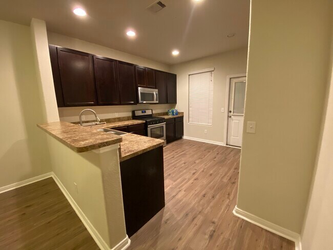 Building Photo - 819 Salado Slough Ln