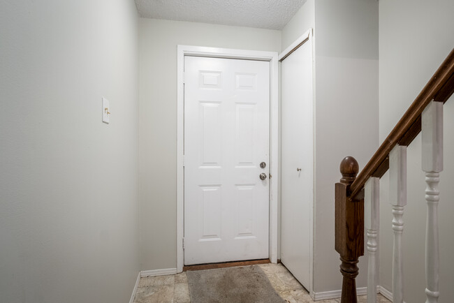 Building Photo - SOUTH CENTRAL THREE BEDROOM CONDO TOWN