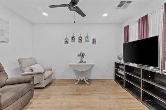Building Photo - 1572 Kelson Pl