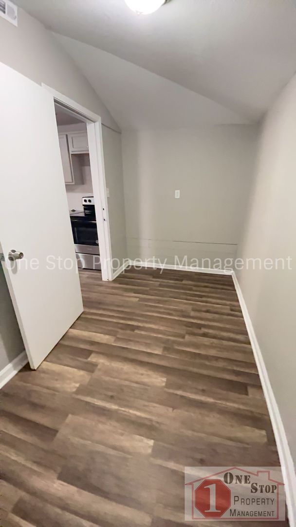 Foto del edificio - 2 Bedroom 1 Bathroom home in Kansas City!