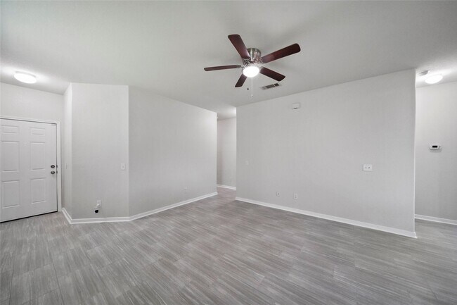 Foto del edificio - 2719 Skyview Long Dr