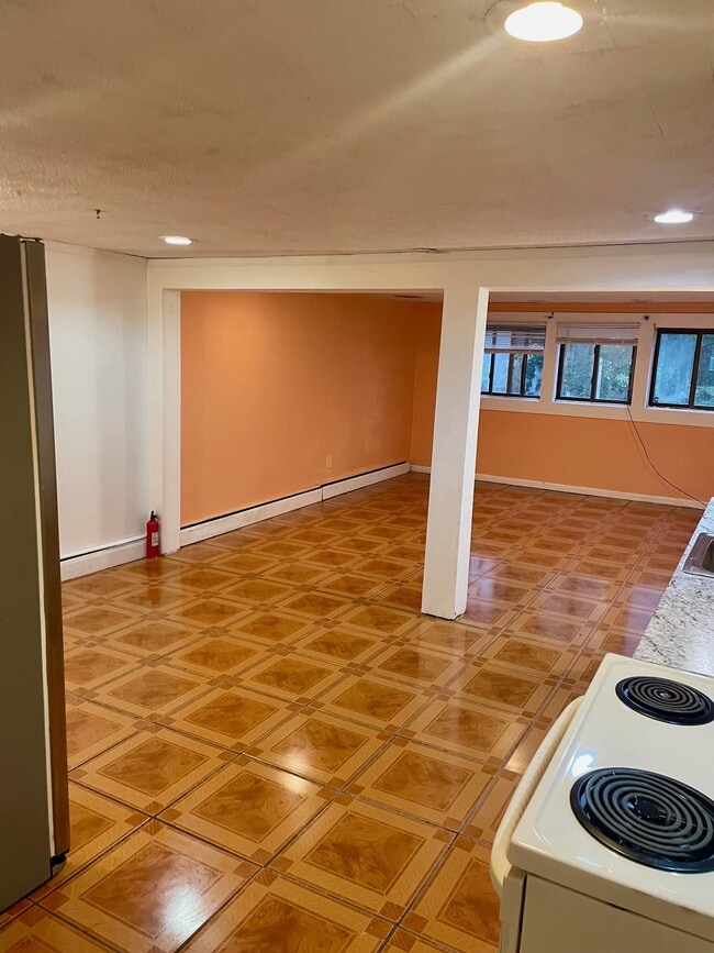 Comedor_sala de estar - 1077 Martinstein Ave