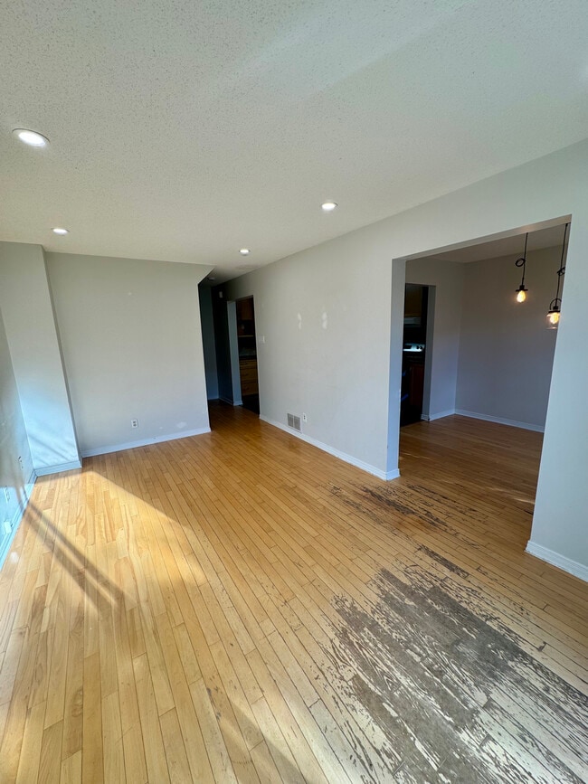 Building Photo - Detached home in Orleans