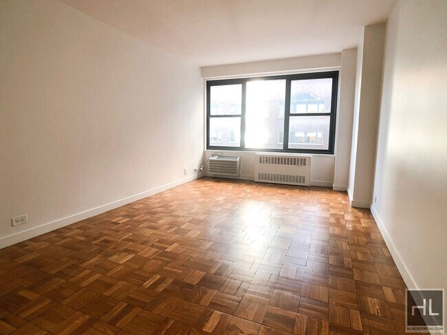 Building Photo - Large 1B Apartment - East Village