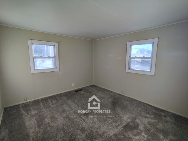 Building Photo - 2729 Shawnee Dr