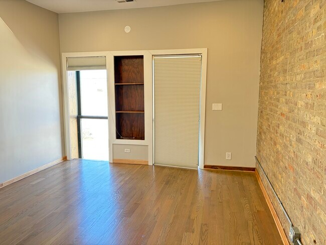 Foto del edificio - 2727 S Archer Ave