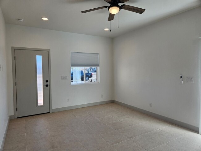 Building Photo - 181 Hacienda Loop