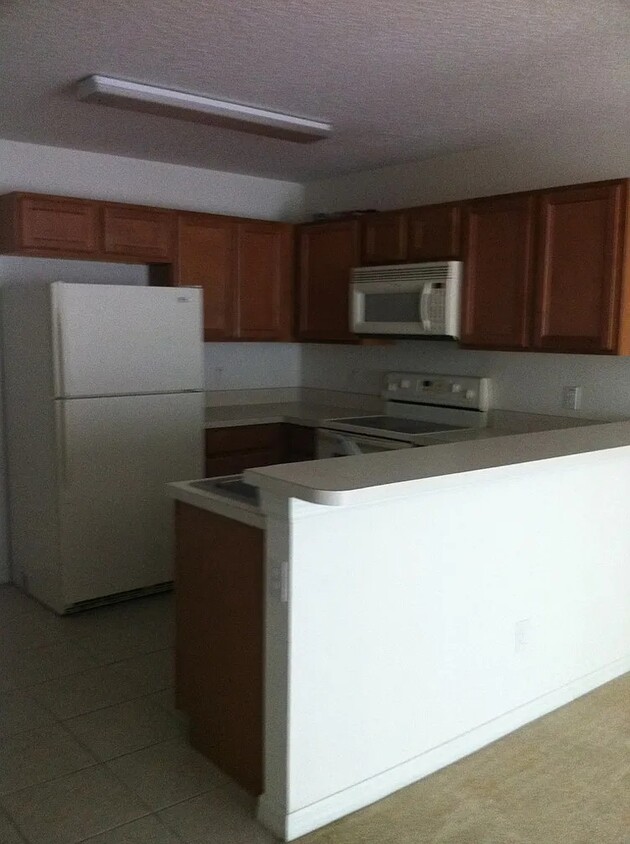 Foto del edificio - 585 Cresting Oak Cir