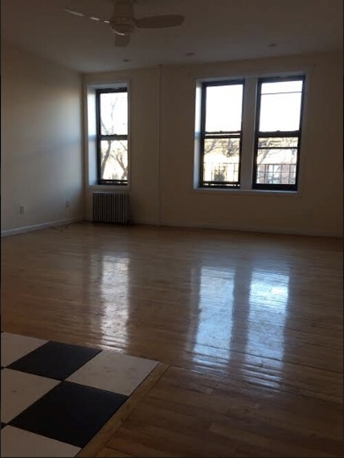 Primary Photo - 392 E 2nd St