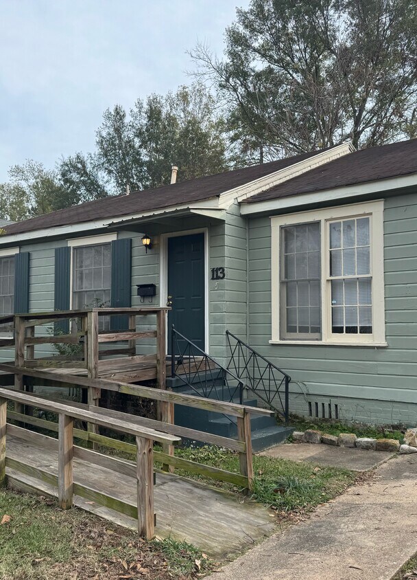 Foto principal - 113 E Merrick St