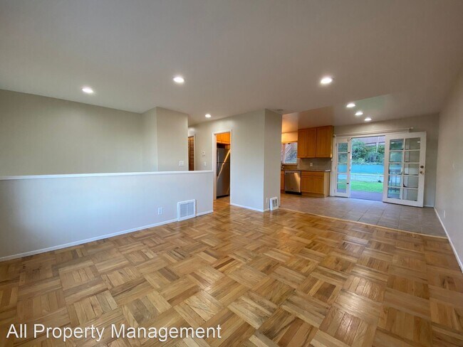 Building Photo - 3 br, 2 bath House - 946 Regina Way