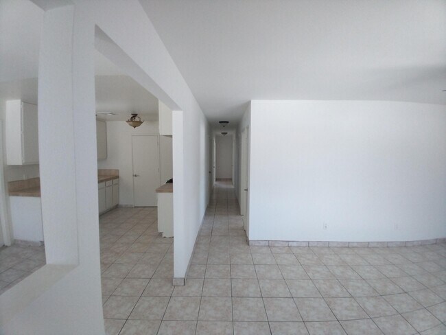 Foto del edificio - 91670 4th St