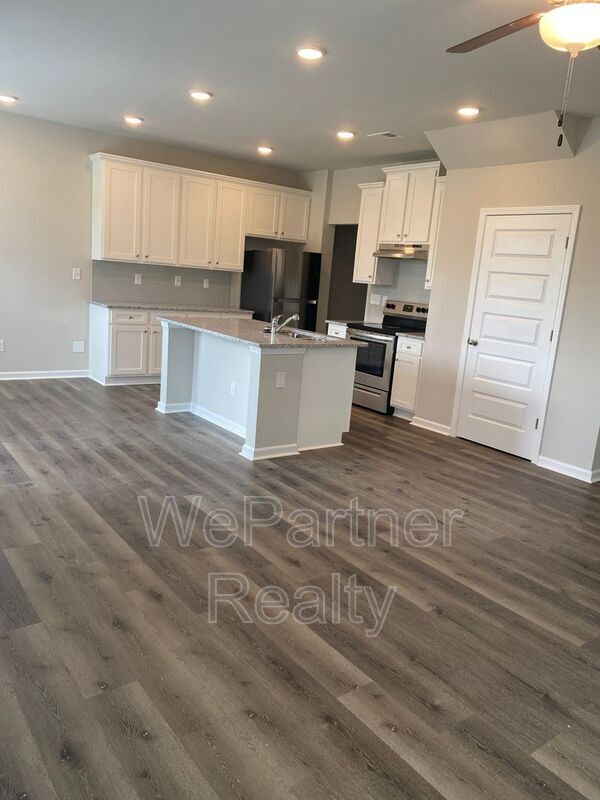 Building Photo - 206 Vickery Ln