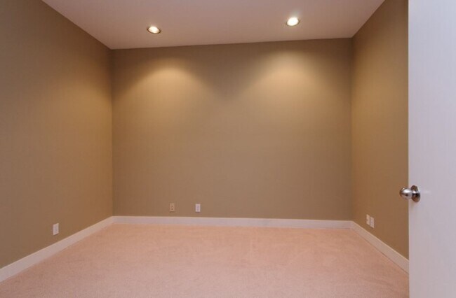 Foto del edificio - 2bd/2ba Bellevue Condo