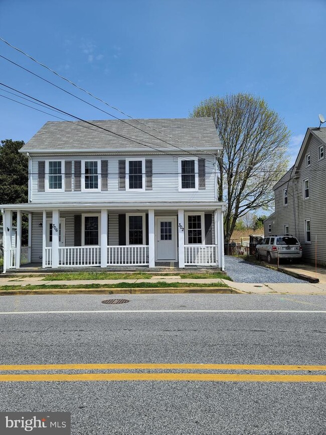 Building Photo - 306 MAIN St