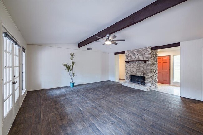 Foto del edificio - 9848 Weir Lp Cir