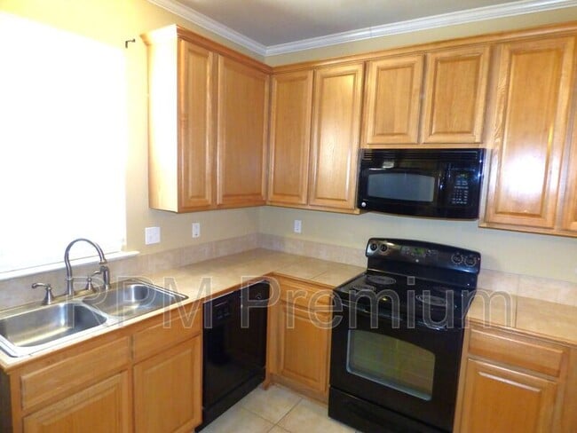 Building Photo - 2405 Brightside Dr