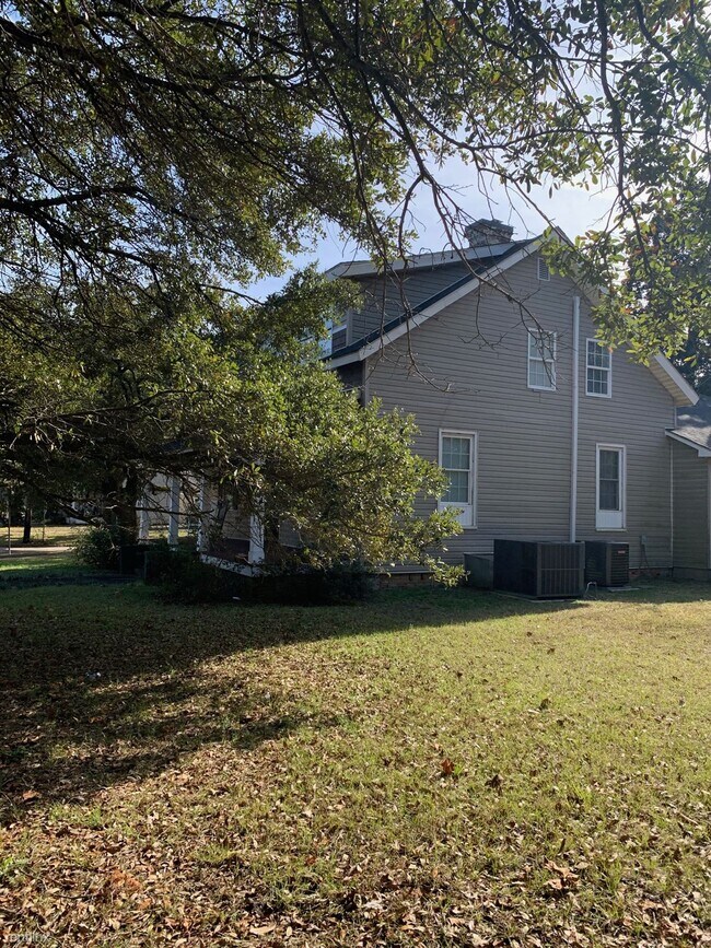 Building Photo - 4 br, 3 bath House - 1501 Front Street