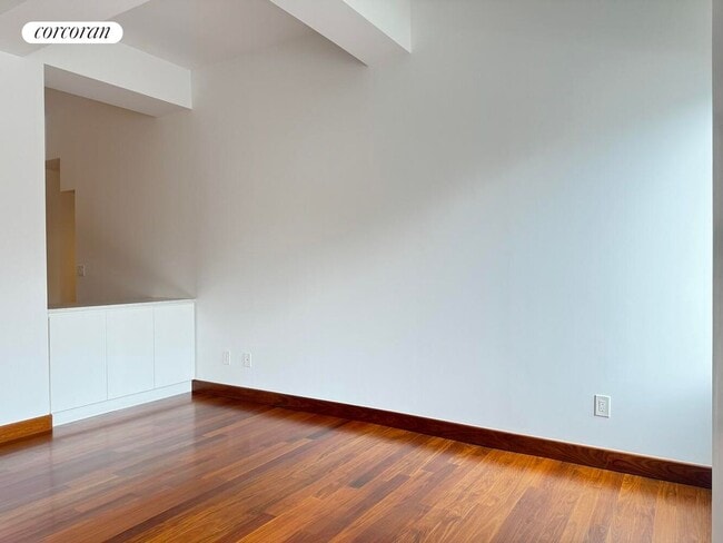 Building Photo - 305 E 63rd St