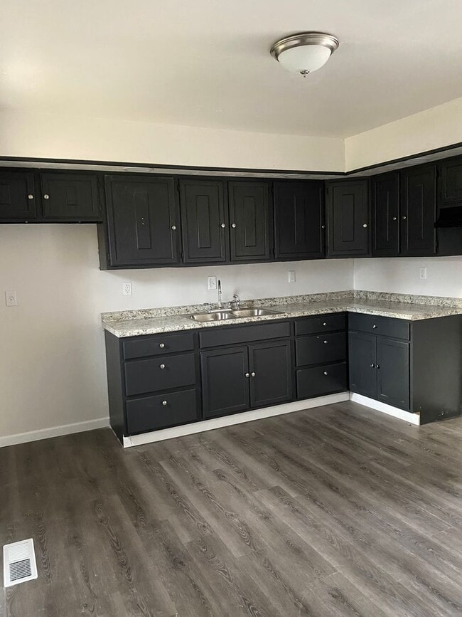 Building Photo - LIMITED TIME**1/2 OFF DEPOSIT**