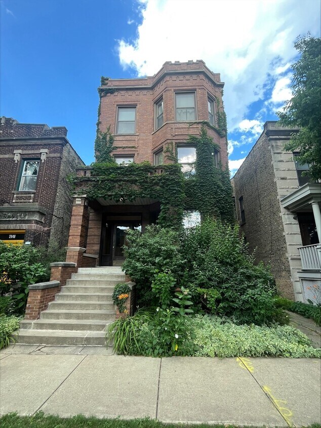 Foto principal - 2645 N Whipple St