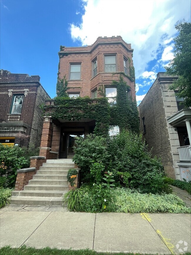 Building Photo - 2645 N Whipple St