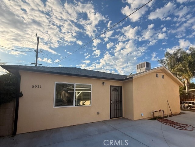 Primary Photo - 6911 Jamieson Ave