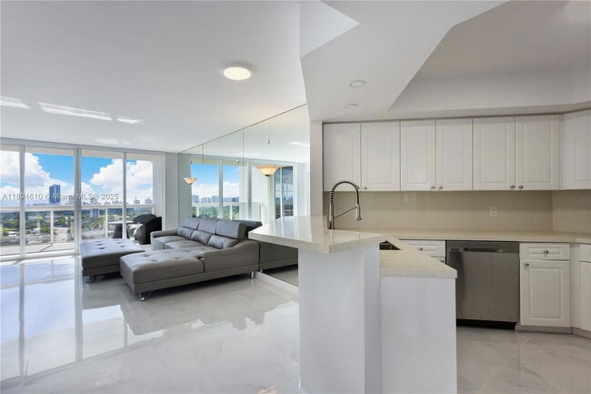 Foto del edificio - 1800 Sunset Harbour Dr